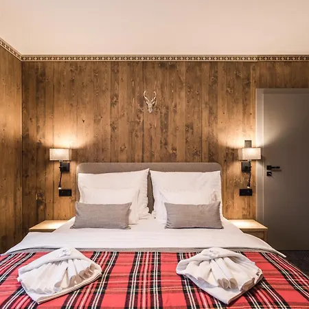 Aparthotel Arietes Marmont 4*